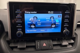 Valkoinen Toyota RAV4 2020 kuva 15.