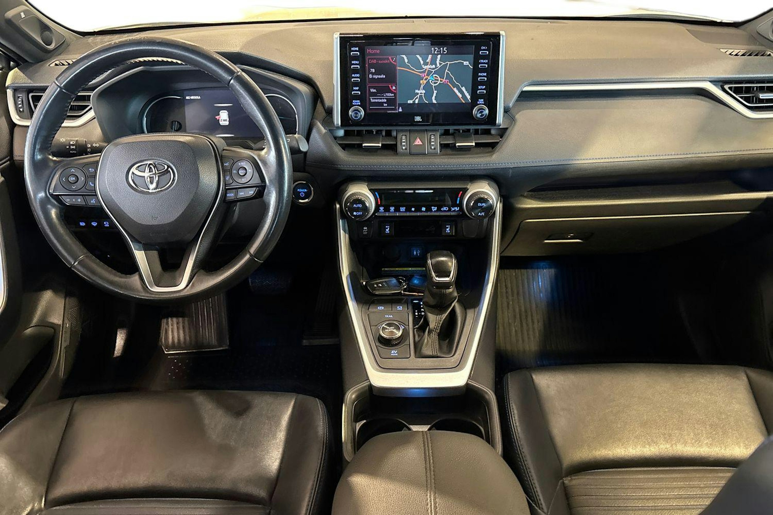 valkoinen Toyota RAV4 2020 kuva 9.