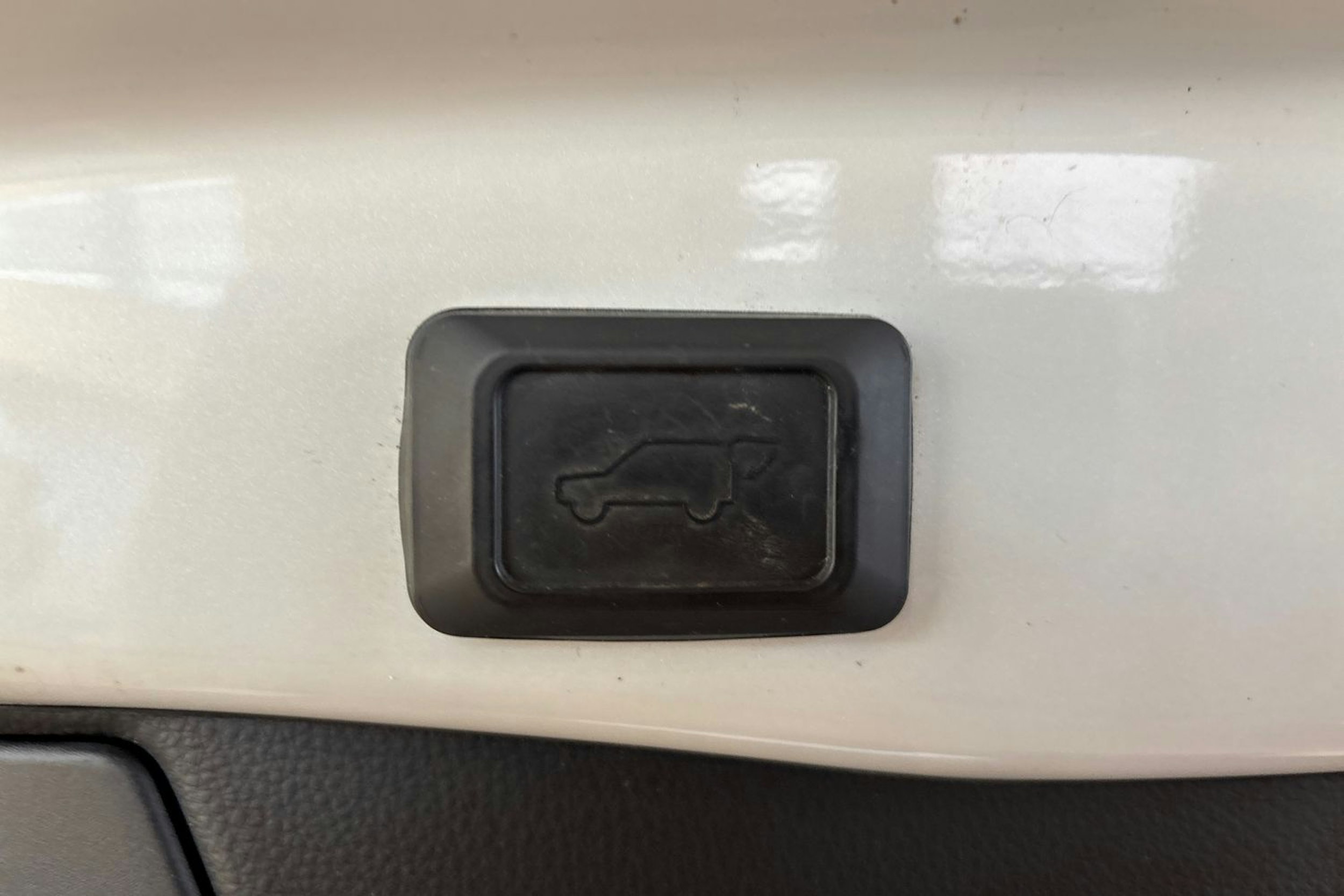 valkoinen Toyota RAV4 2020 kuva 17.