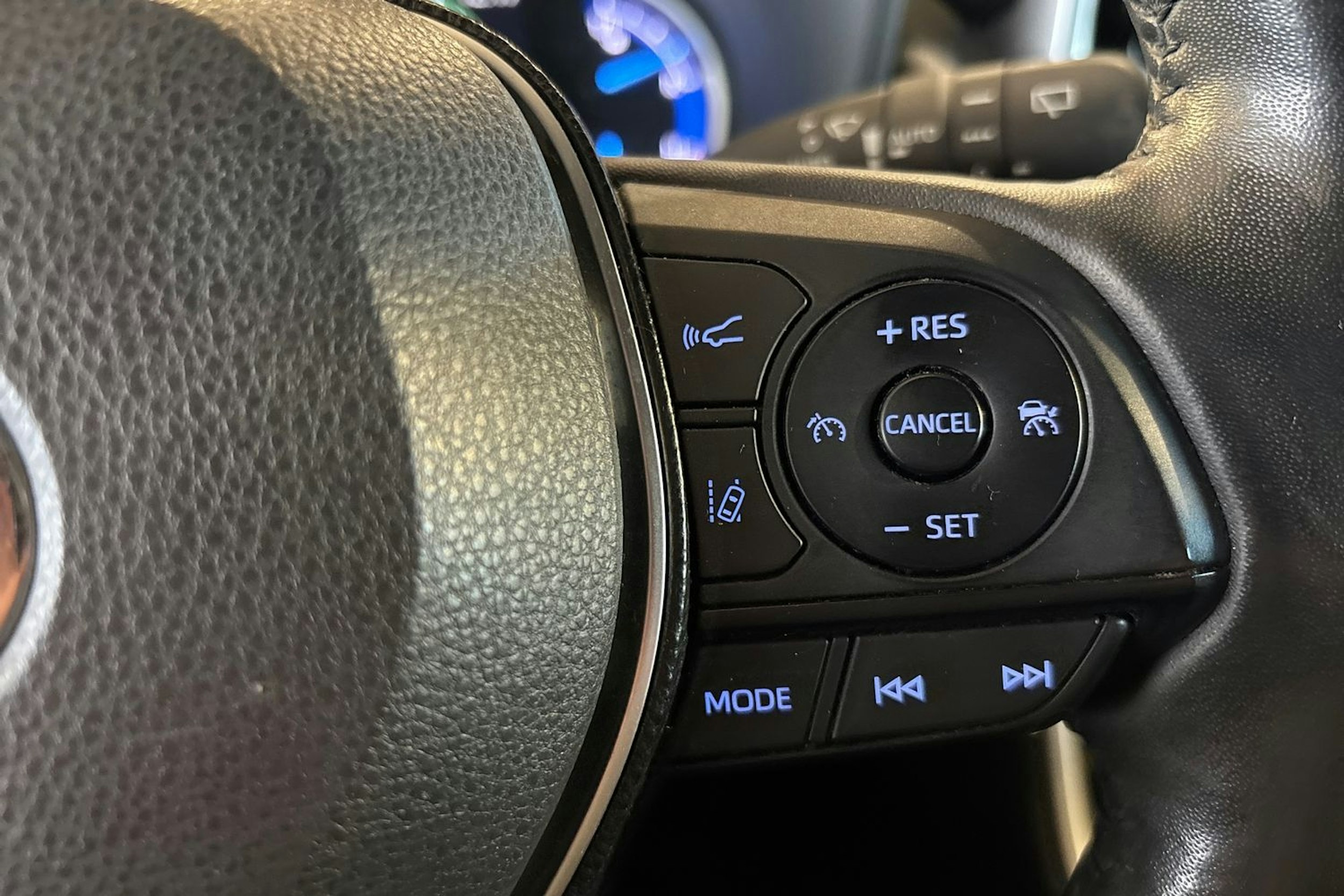 valkoinen Toyota RAV4 2020 kuva 24.