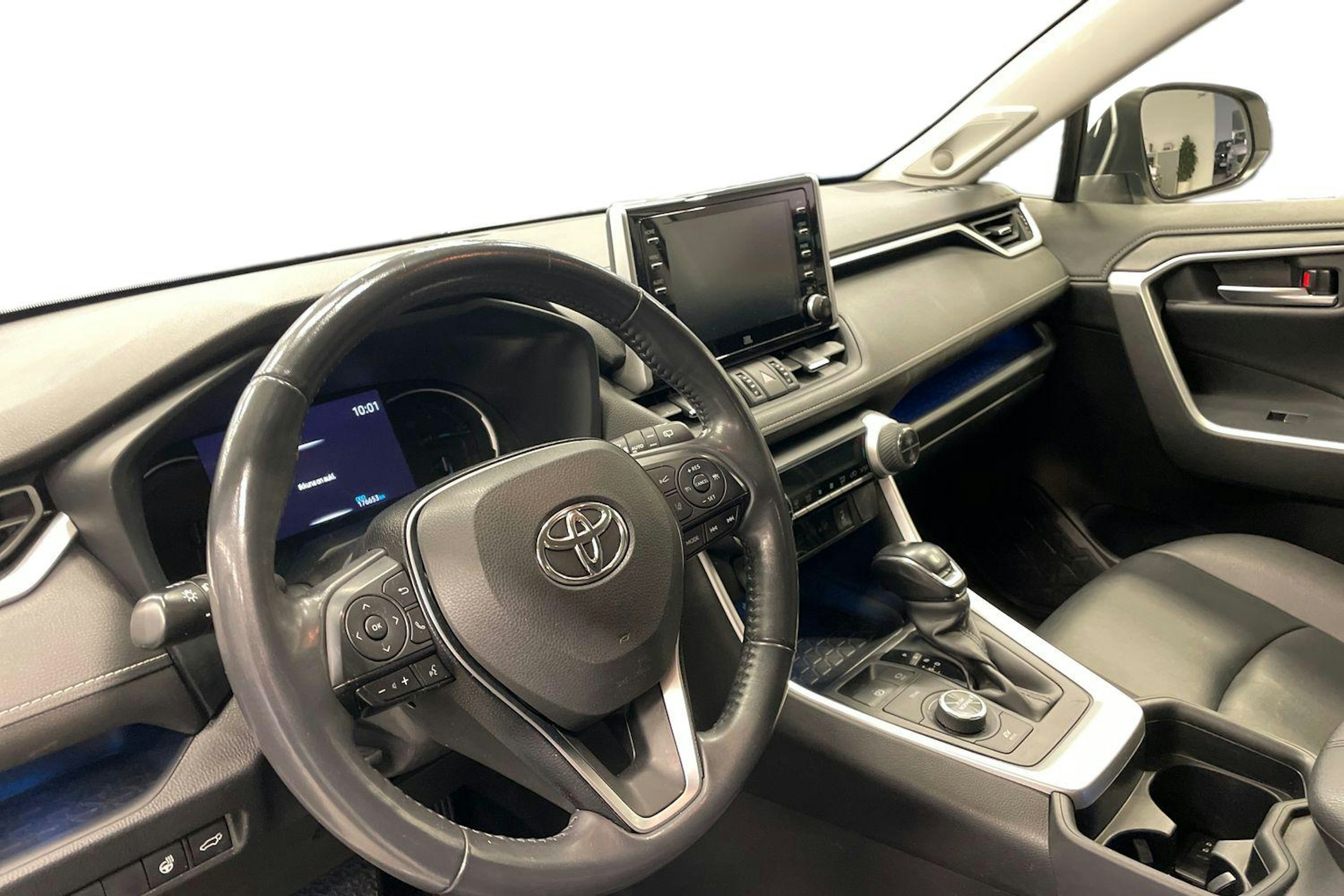 valkoinen Toyota RAV4 2020 kuva 7.