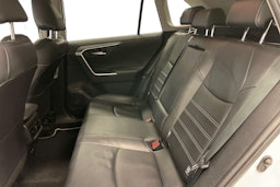 valkoinen Toyota RAV4 2020 kuva 10.