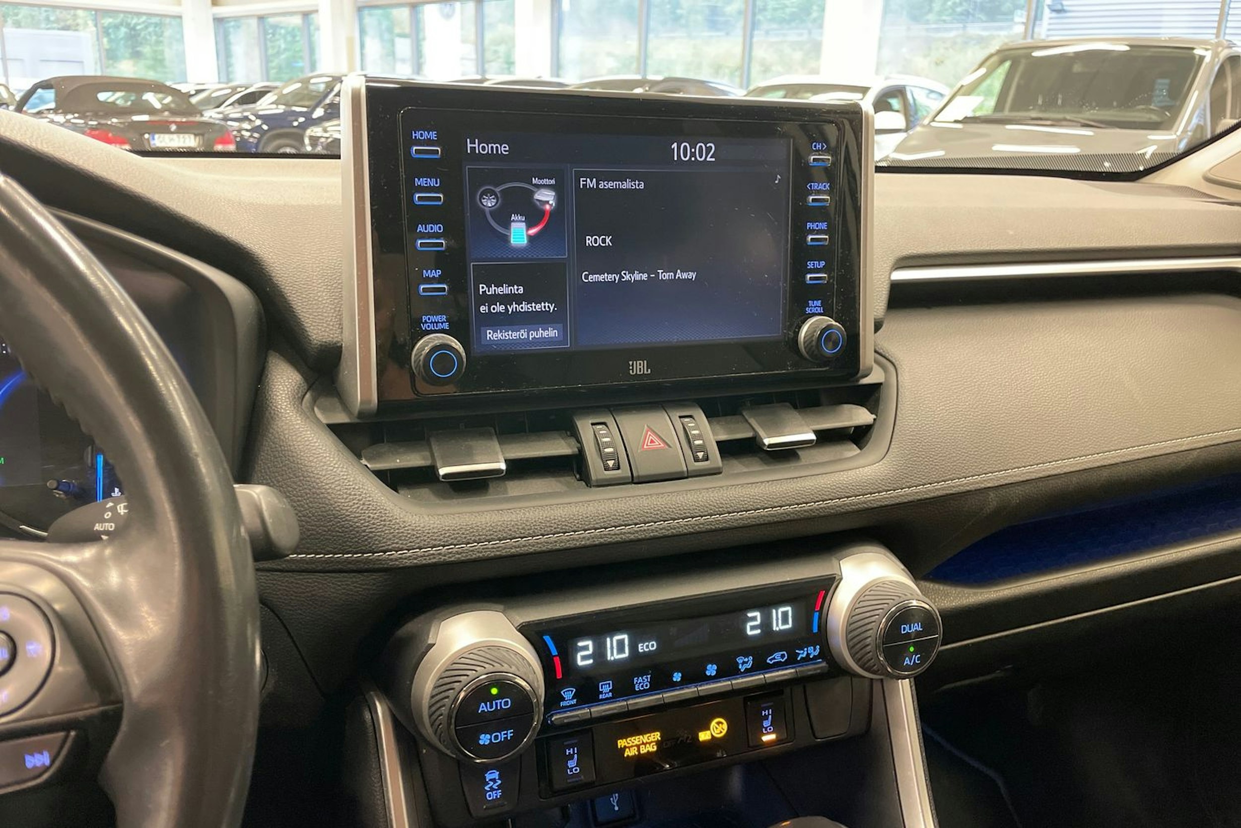 valkoinen Toyota RAV4 2020 kuva 15.