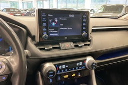 valkoinen Toyota RAV4 2020 kuva 15.