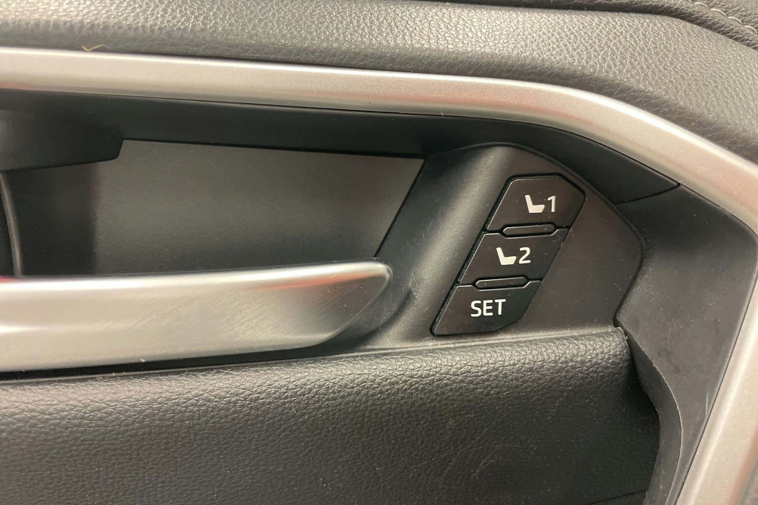 valkoinen Toyota RAV4 2020 kuva 20.