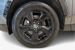 Harmaa Toyota RAV4 2020 kuva 9.