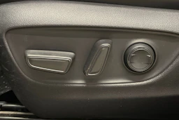 Harmaa Toyota RAV4 2020 kuva 12.