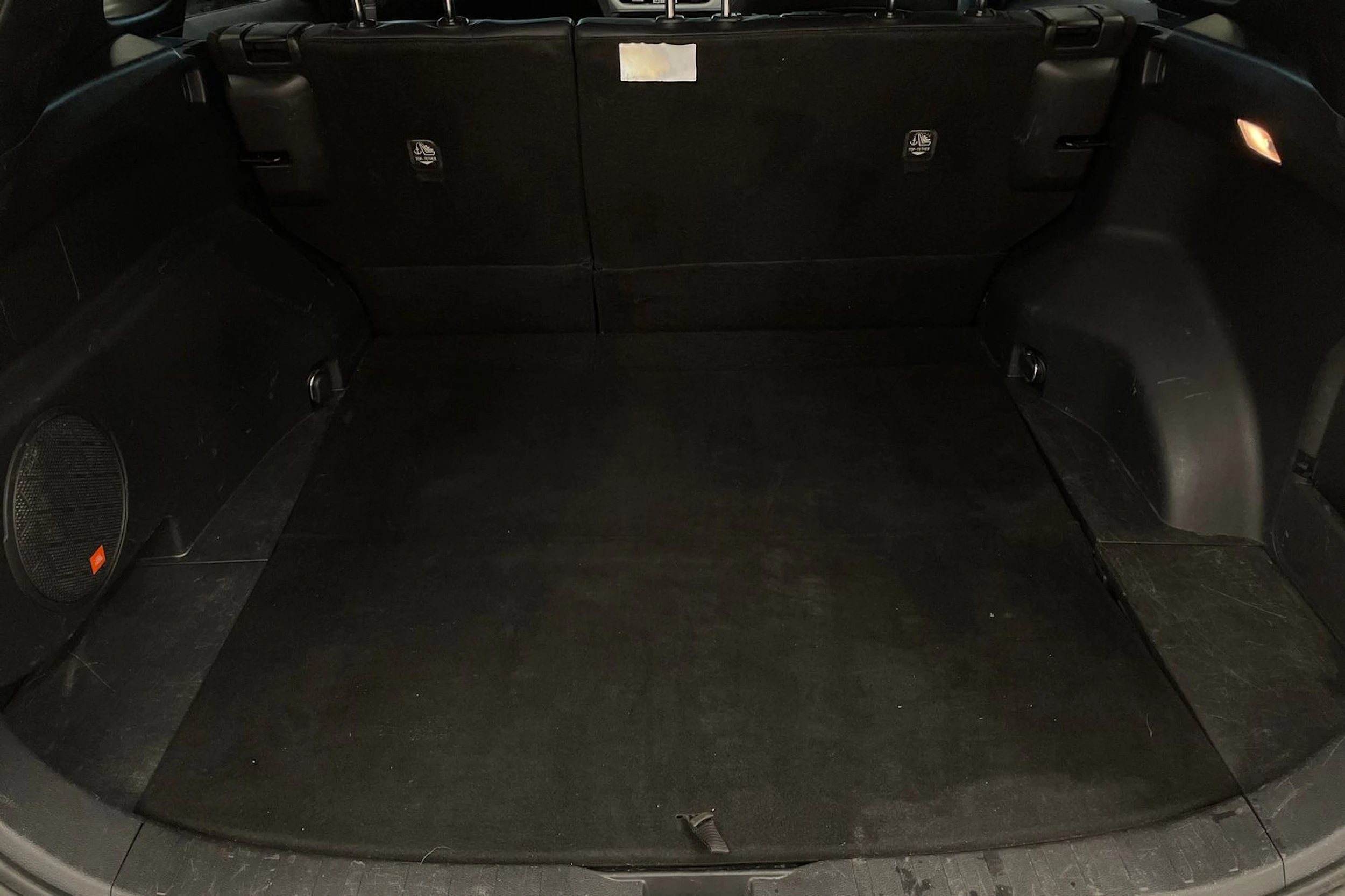 Harmaa Toyota RAV4 2020 kuva 23.