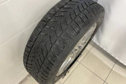 Harmaa Toyota RAV4 2020 kuva 27.