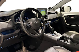 musta Toyota RAV4 2020 kuva 3.