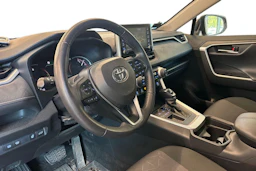 Harmaa Toyota RAV4 2020 kuva 3.