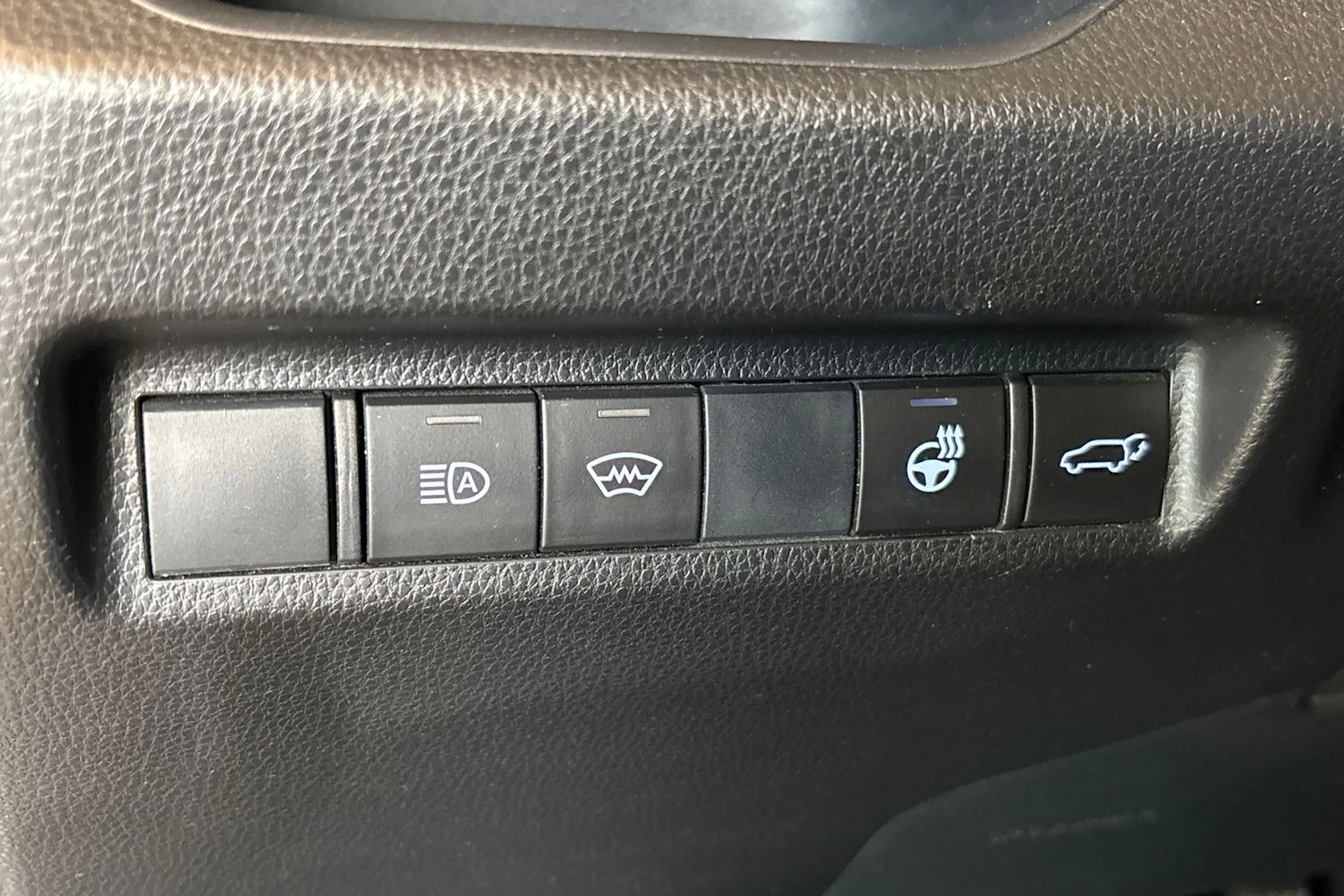 Harmaa Toyota RAV4 2020 kuva 14.
