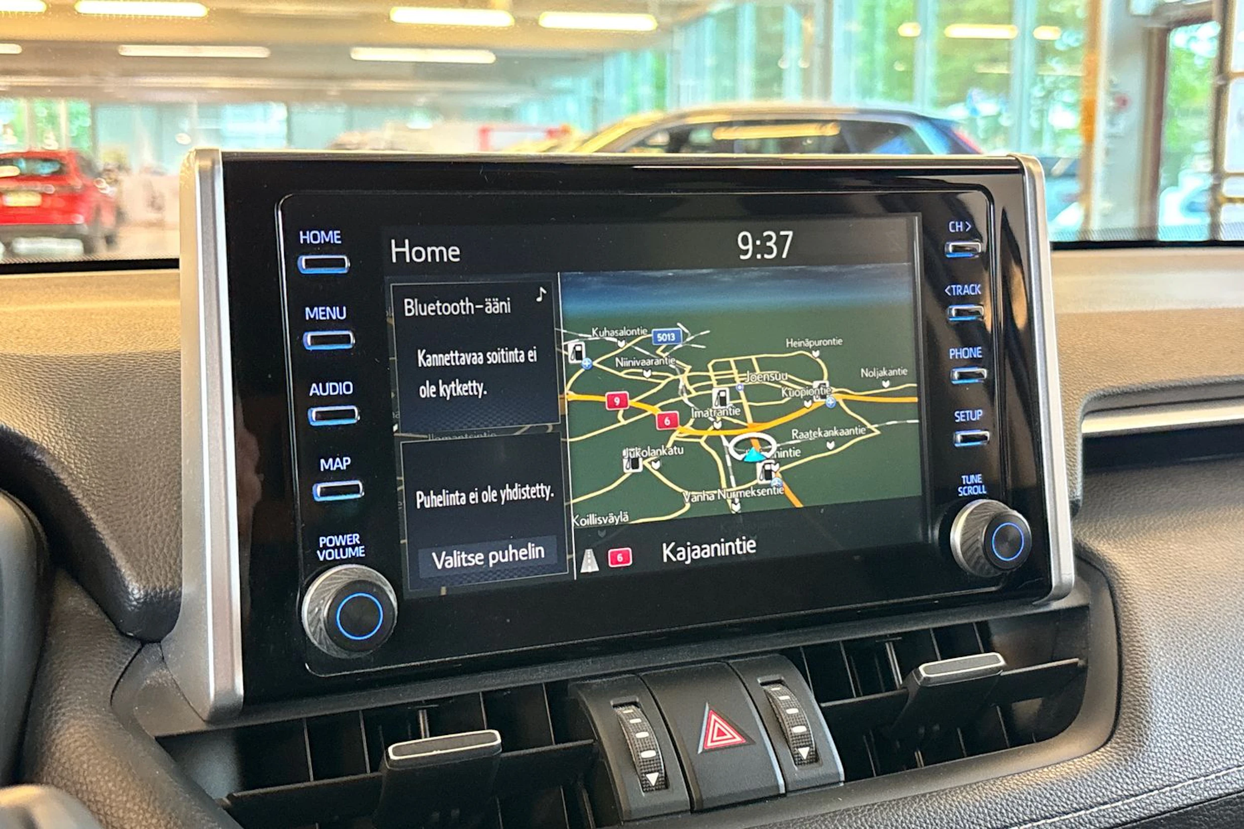 Harmaa Toyota RAV4 2020 kuva 15.
