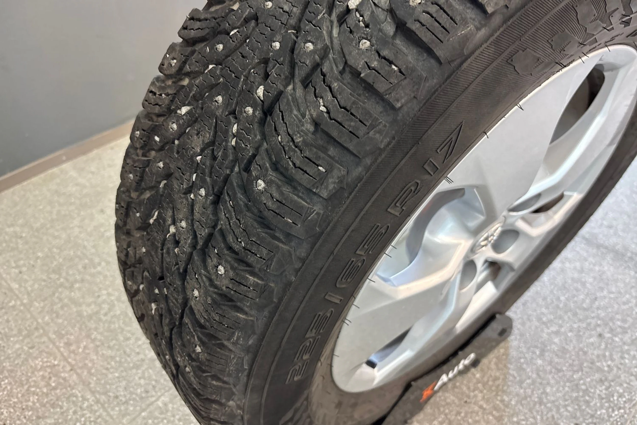 Harmaa Toyota RAV4 2020 kuva 23.