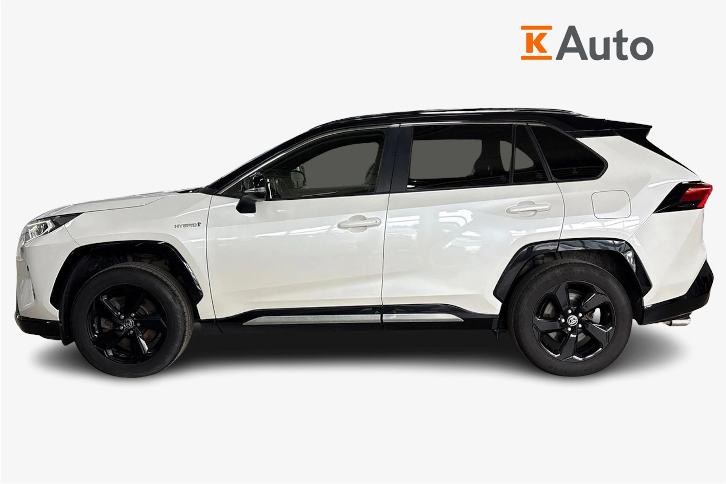 Valkoinen Toyota RAV4 2020 kuva 7.