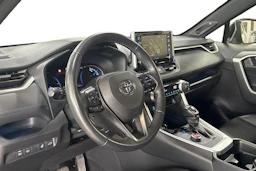 Valkoinen Toyota RAV4 2020 kuva 8.