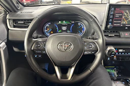 Valkoinen Toyota RAV4 2020 kuva 16.