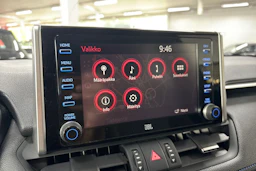 Valkoinen Toyota RAV4 2020 kuva 21.