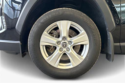 musta Toyota RAV4 2020 kuva 12.