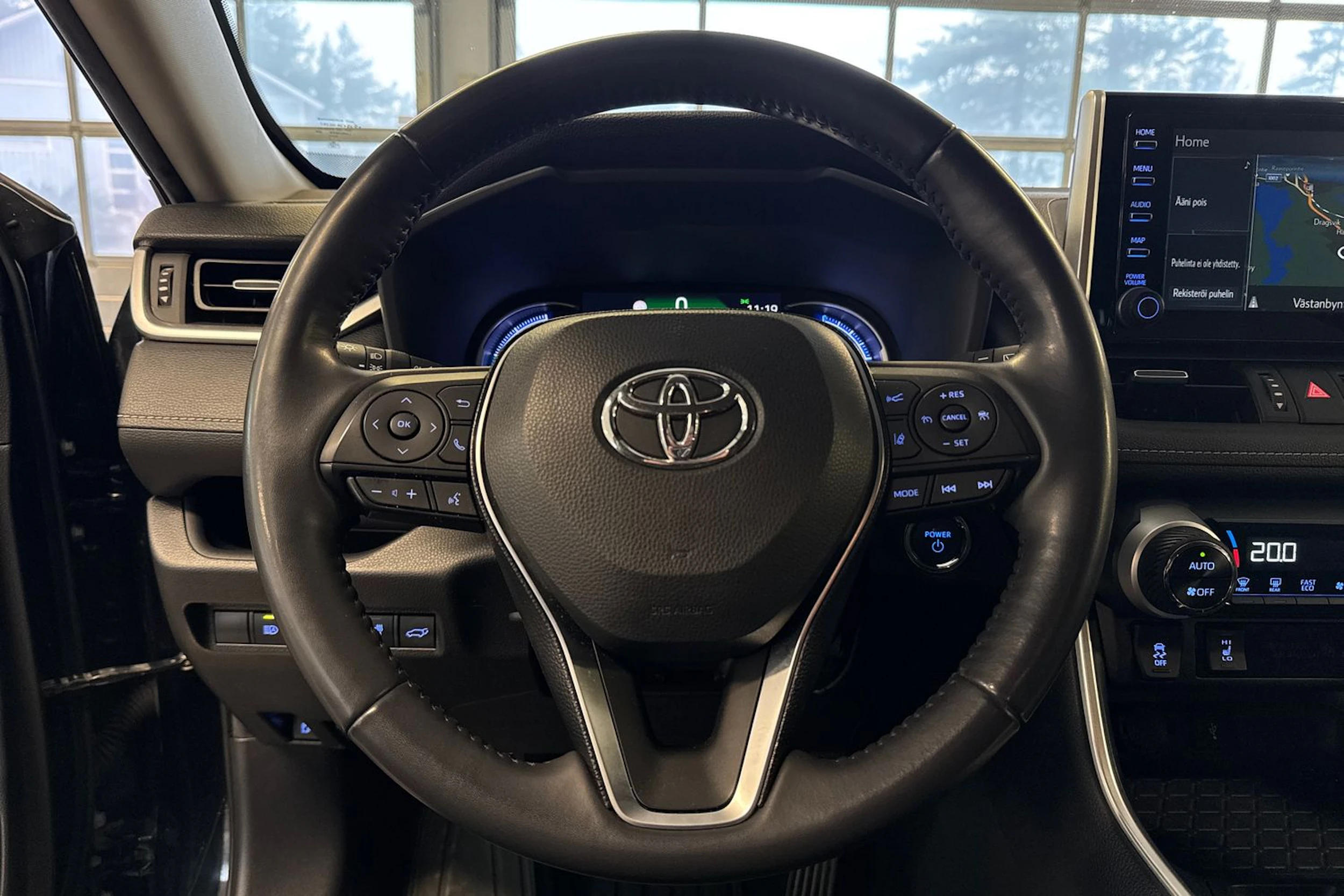 musta Toyota RAV4 2020 kuva 21.