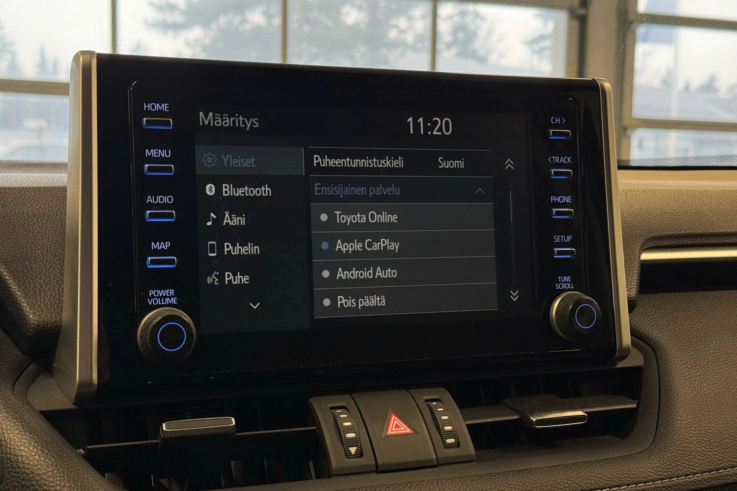 musta Toyota RAV4 2020 kuva 27.