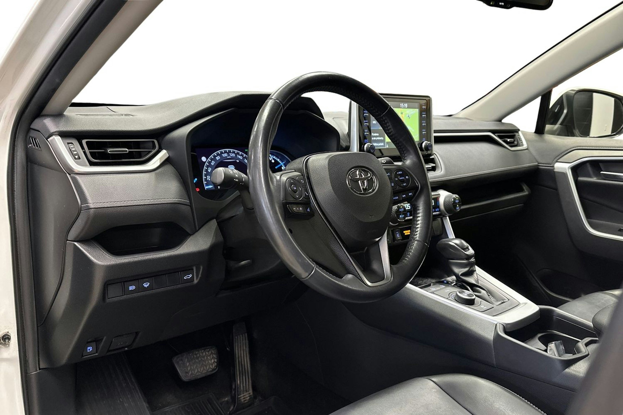 valkoinen Toyota RAV4 2020 kuva 7.