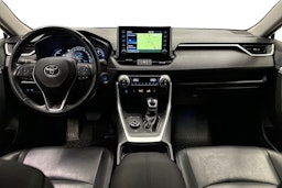 valkoinen Toyota RAV4 2020 kuva 9.