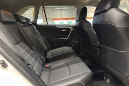 valkoinen Toyota RAV4 2020 kuva 16.