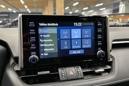 valkoinen Toyota RAV4 2020 kuva 22.