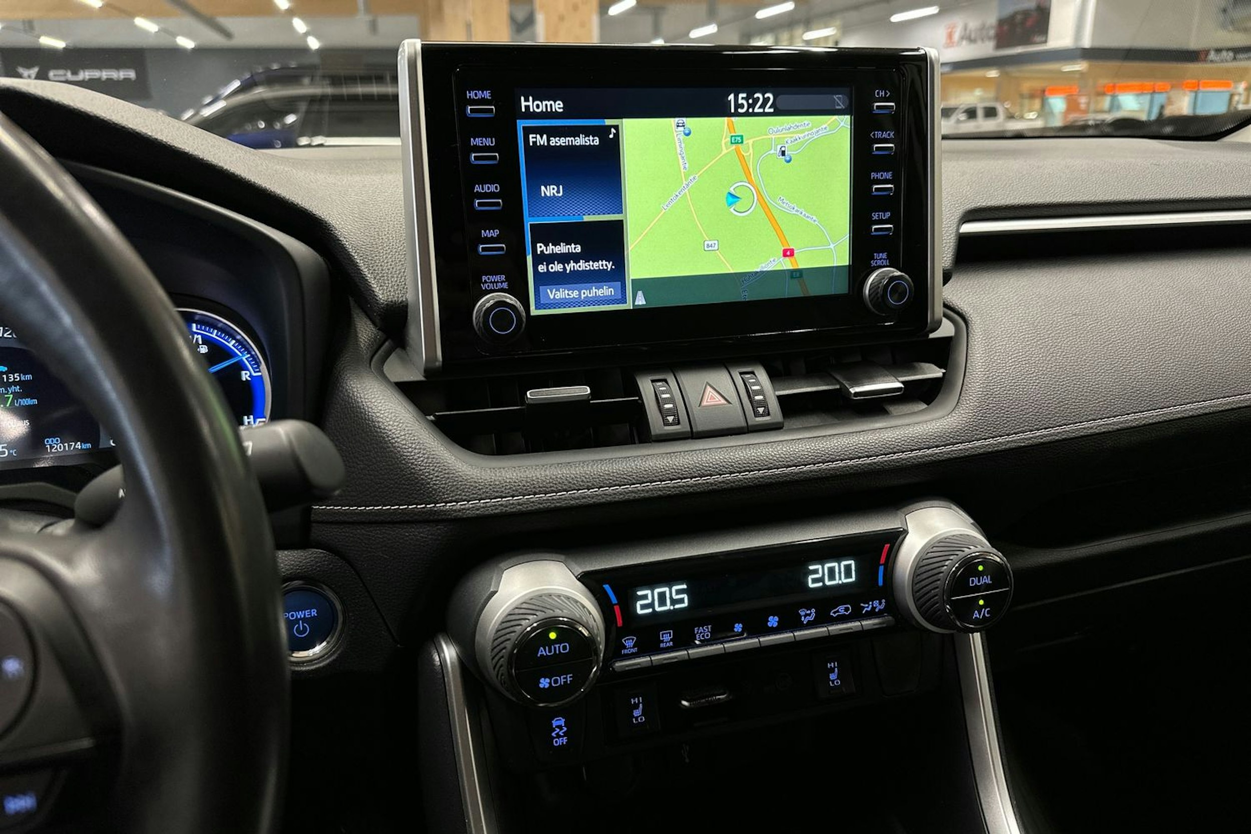 valkoinen Toyota RAV4 2020 kuva 23.