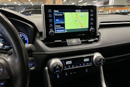 valkoinen Toyota RAV4 2020 kuva 23.