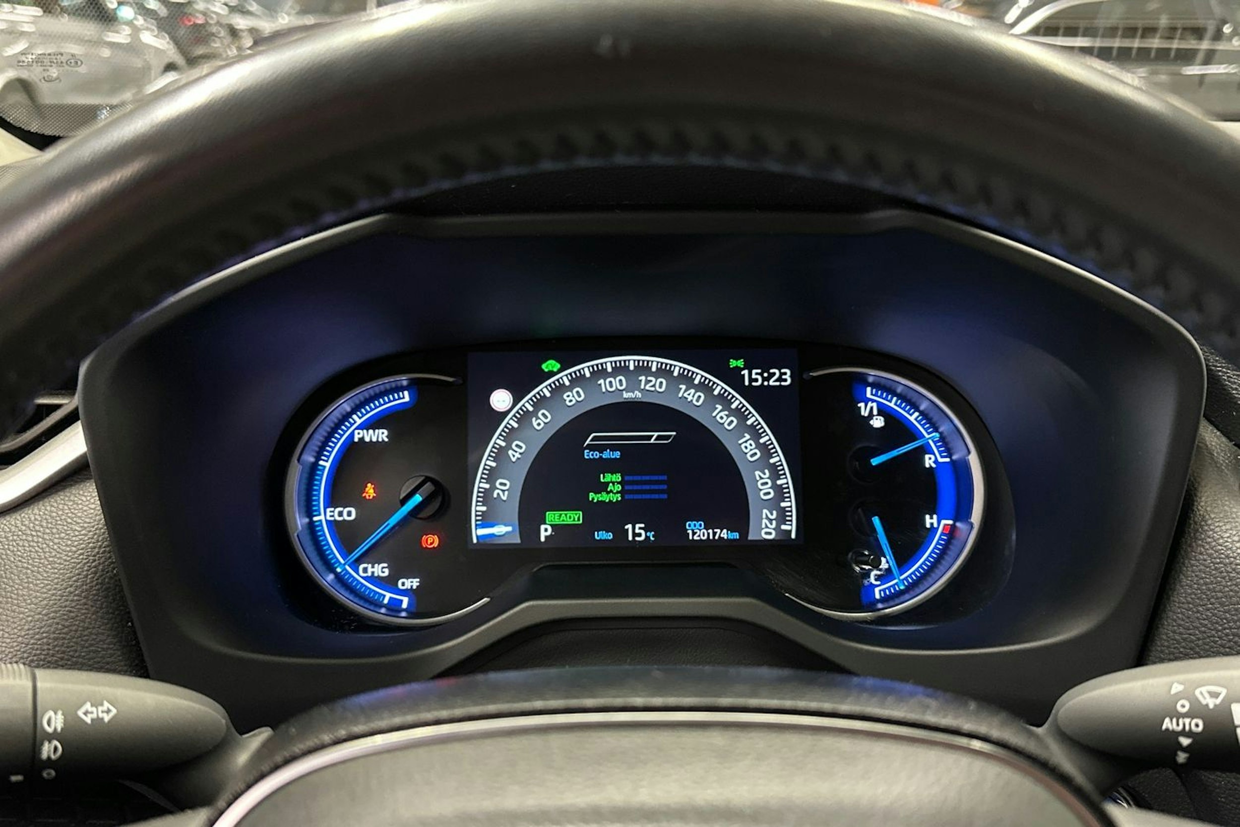 valkoinen Toyota RAV4 2020 kuva 26.