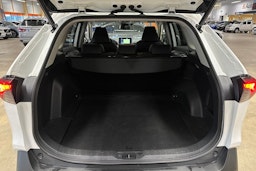 valkoinen Toyota RAV4 2020 kuva 31.