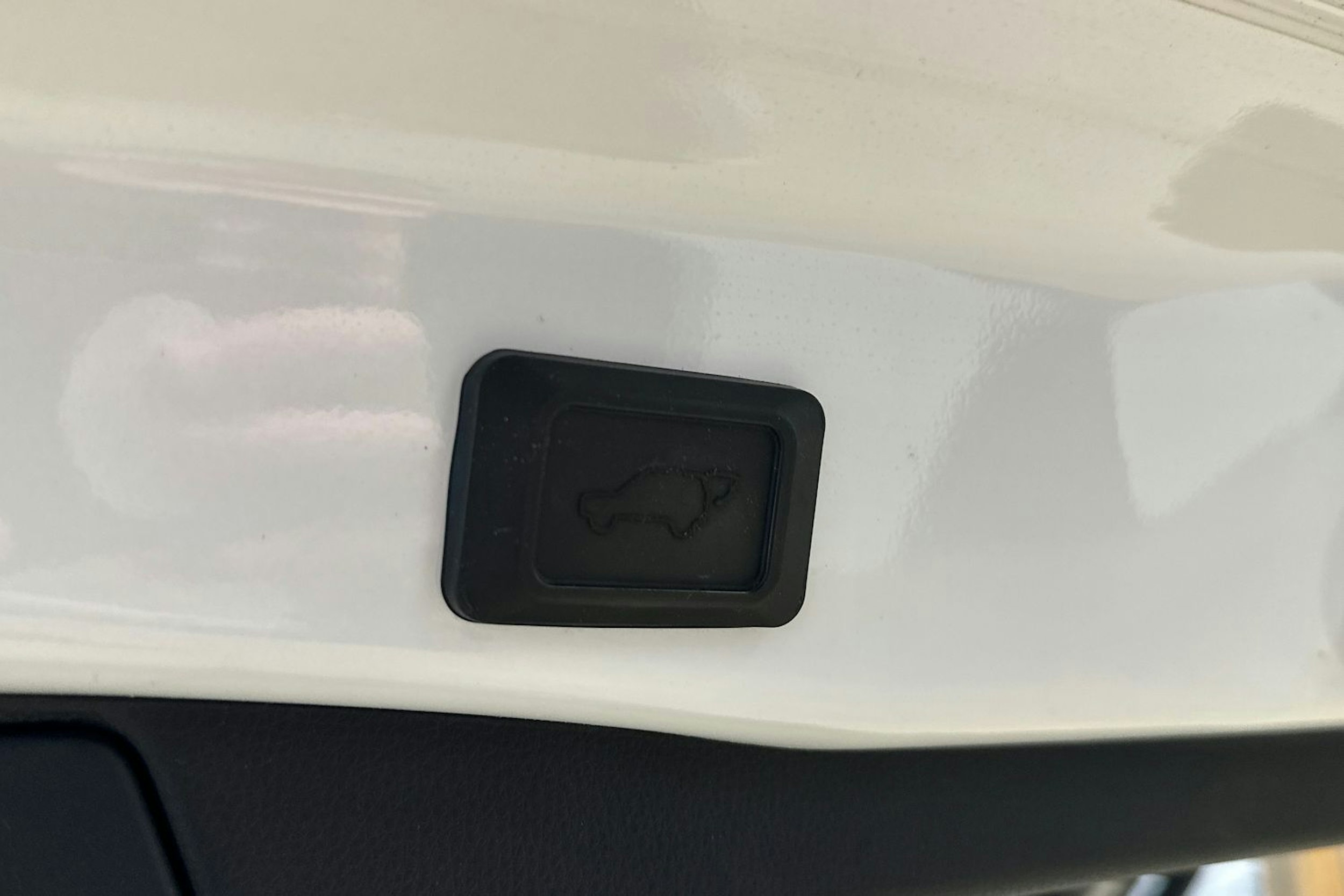 valkoinen Toyota RAV4 2020 kuva 32.