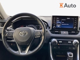 met. musta Toyota RAV4 2021 kuva 6.