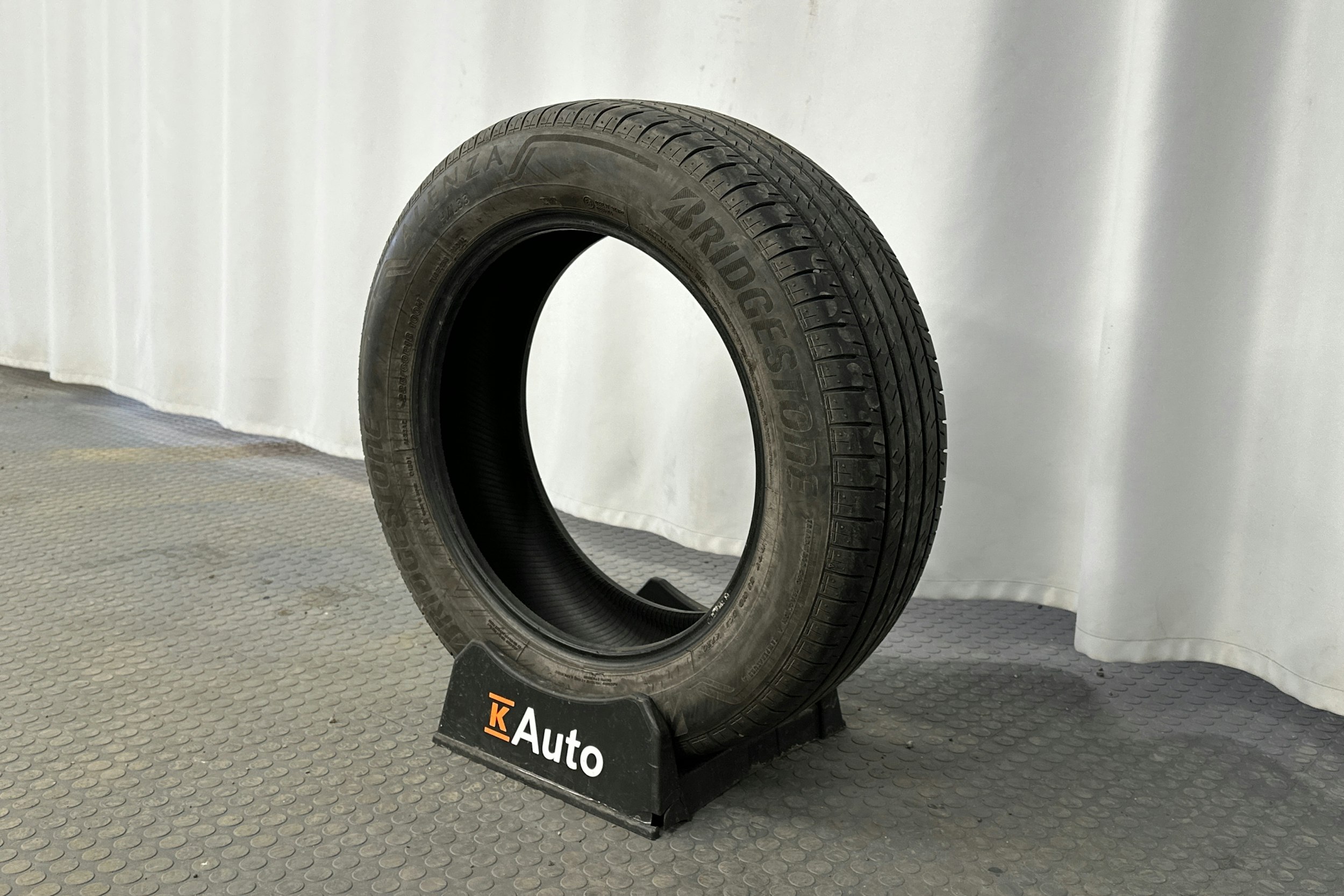 met. musta Toyota RAV4 2021 kuva 13.