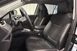 met. musta Toyota RAV4 2021 kuva 16.