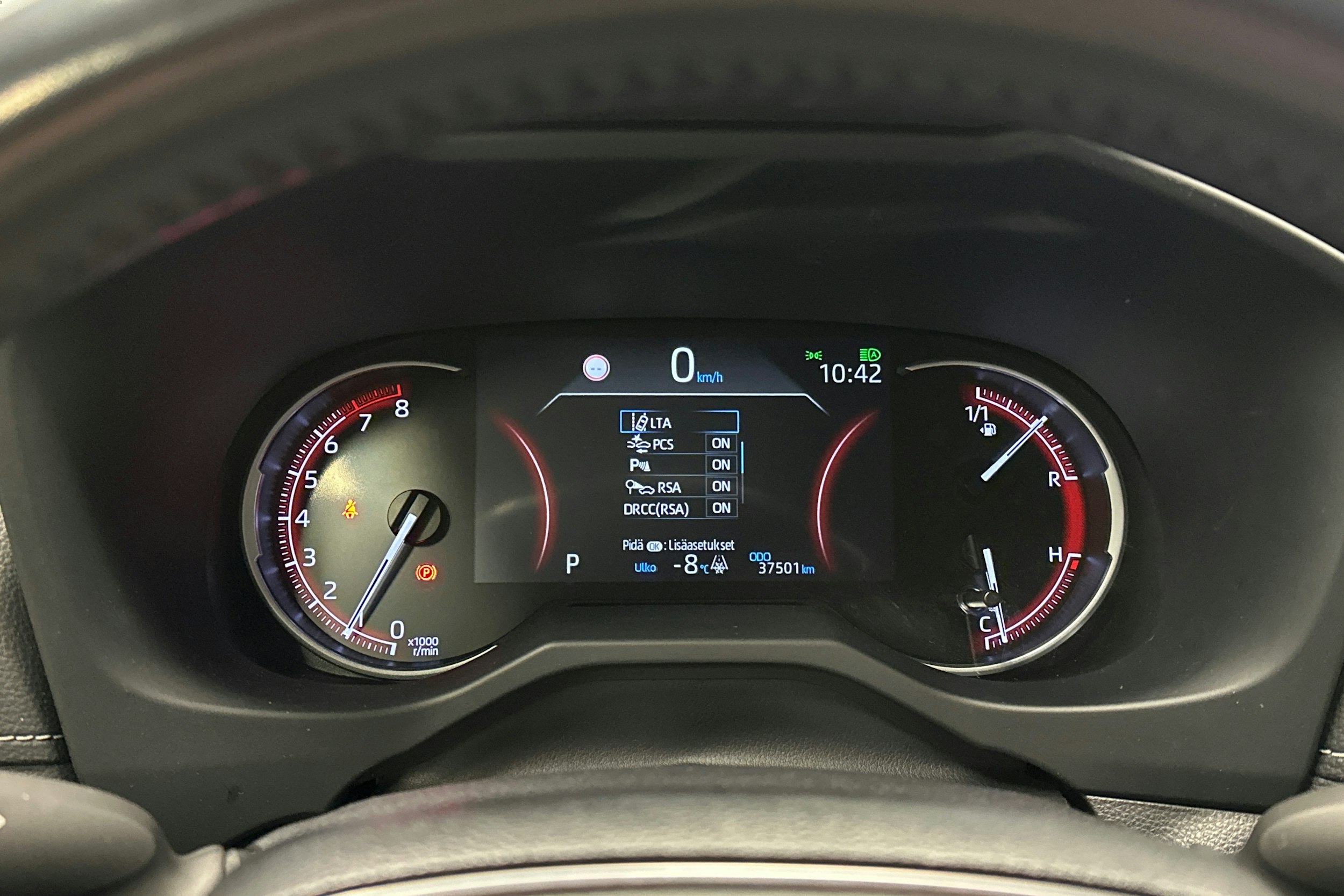 met. musta Toyota RAV4 2021 kuva 22.