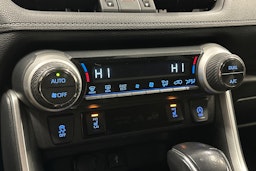 met. musta Toyota RAV4 2021 kuva 26.