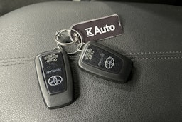 met. musta Toyota RAV4 2021 kuva 29.