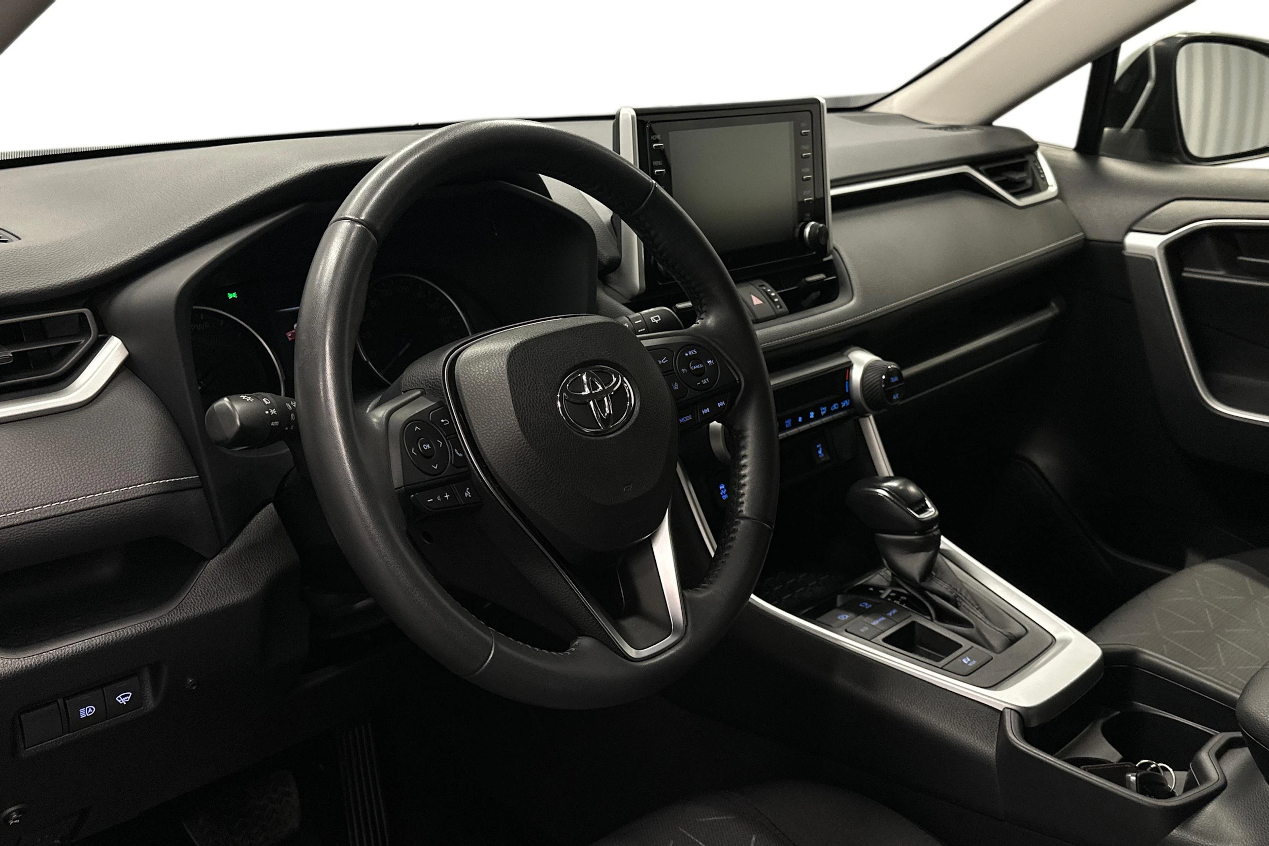 vihreä Toyota RAV4 2021 kuva 6.