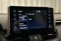 vihreä Toyota RAV4 2021 kuva 16.