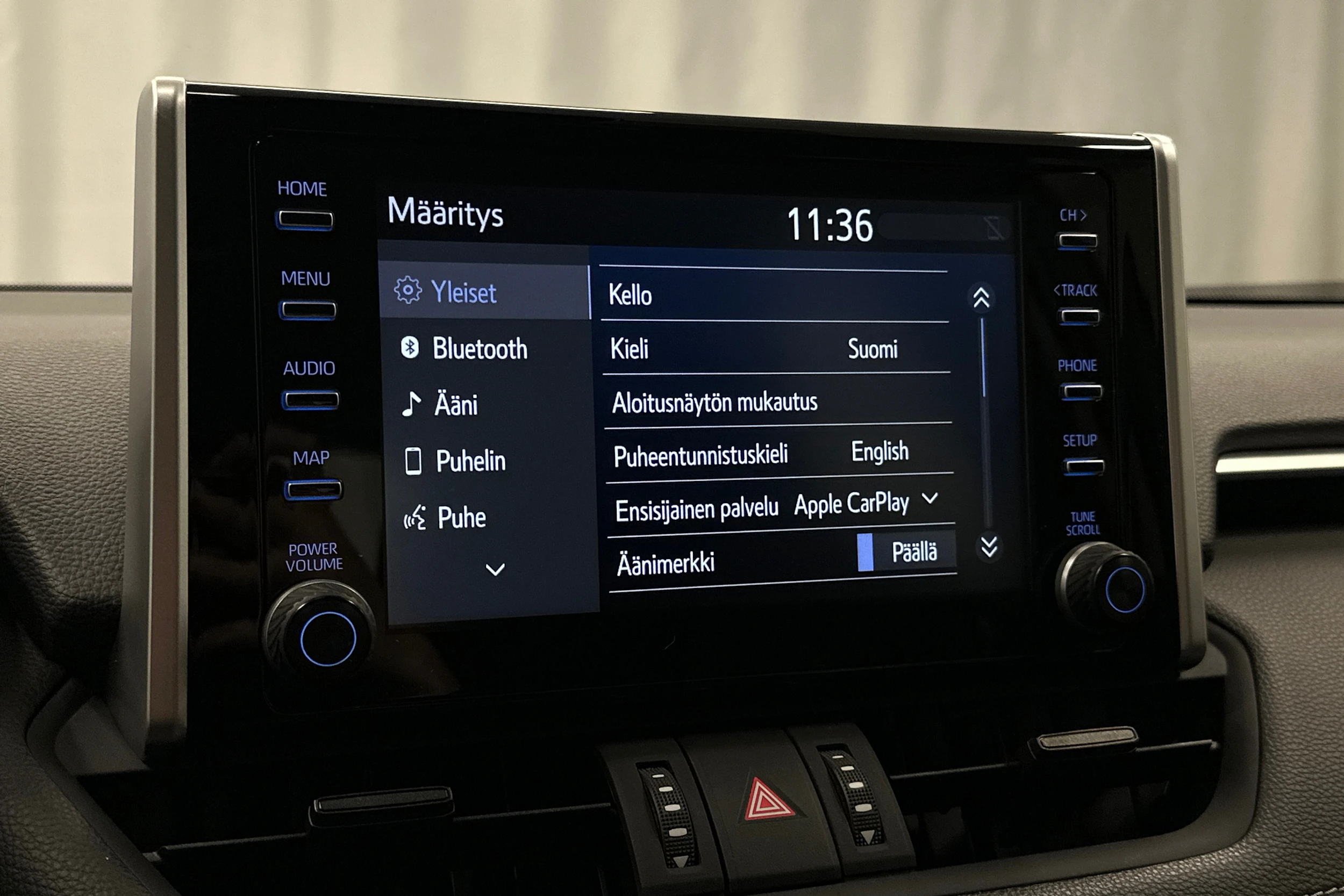 vihreä Toyota RAV4 2021 kuva 21.