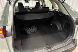 vihreä Toyota RAV4 2021 kuva 27.