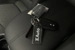 vihreä Toyota RAV4 2021 kuva 29.
