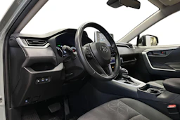 vihreä Toyota RAV4 2021 kuva 6.