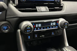 vihreä Toyota RAV4 2021 kuva 15.