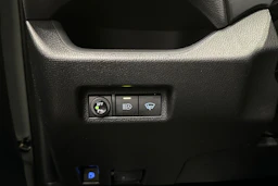 vihreä Toyota RAV4 2022 kuva 24.