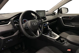 harmaa Toyota RAV4 2021 kuva 6.