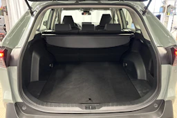 harmaa Toyota RAV4 2021 kuva 11.